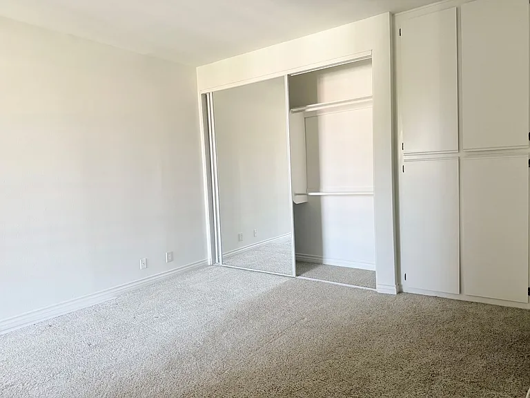 Perfectly situated 2 bedroom and 2 bathroom ! — Photo 42