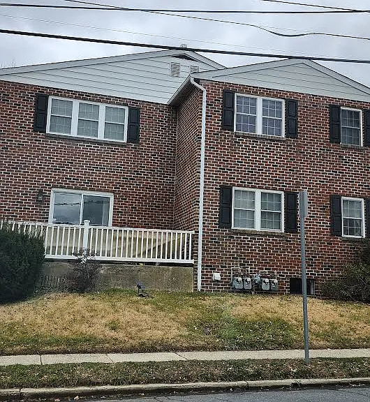 137 Lorraine Ave #A — Photo 3