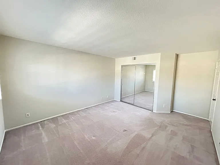 8132 E Hillsdale Dr — Photo 32