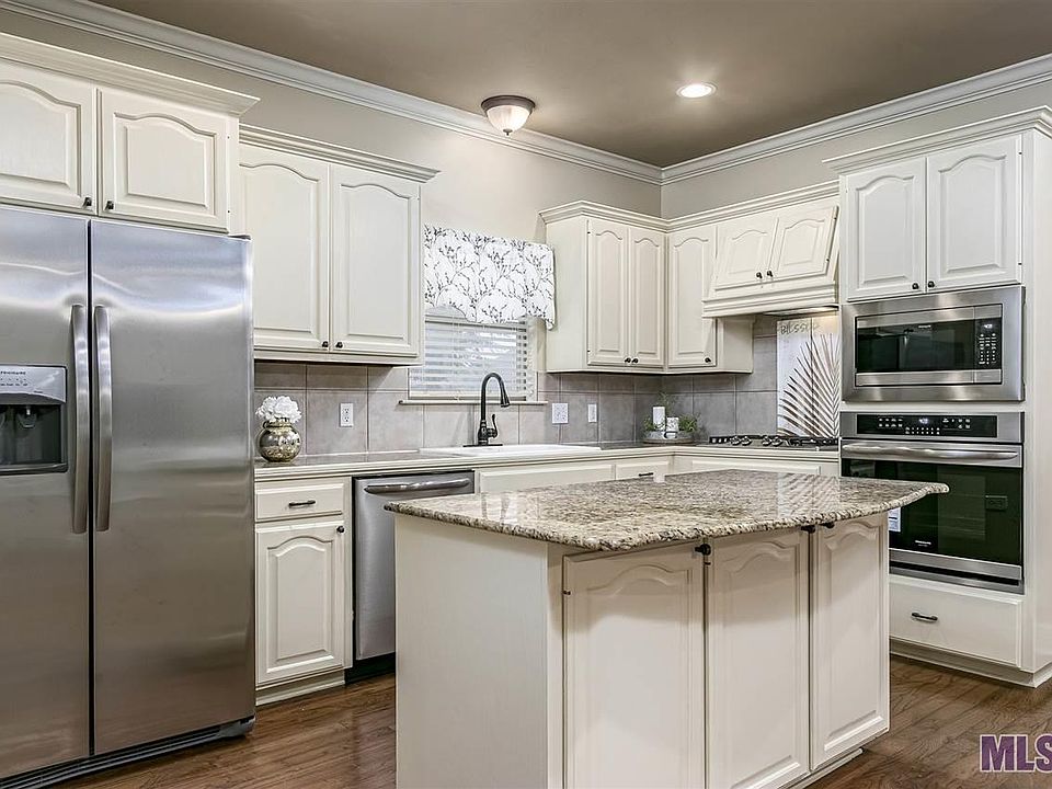 1st image of 18124 Lake Harbor Ln