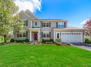 332 Inverness Dr, Cary, IL 60013