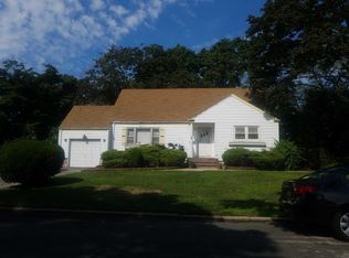 104 Suffolk Ave, West Babylon, NY 11704
