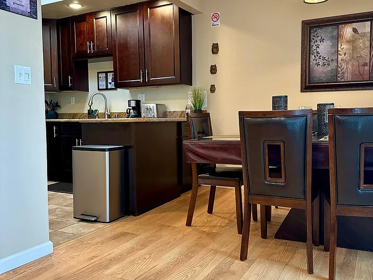 537 Evergreen St #8 — Photo 2