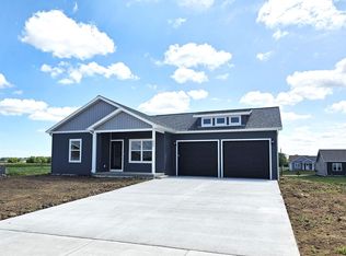 945 Partridge Ln, Lomira, WI 53048