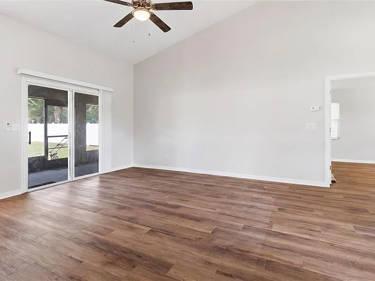 896 Princeton Dr — Photo 5