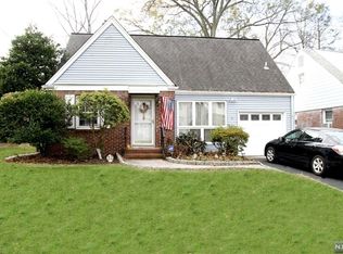 36 Holland Ter, Teaneck, NJ 07666