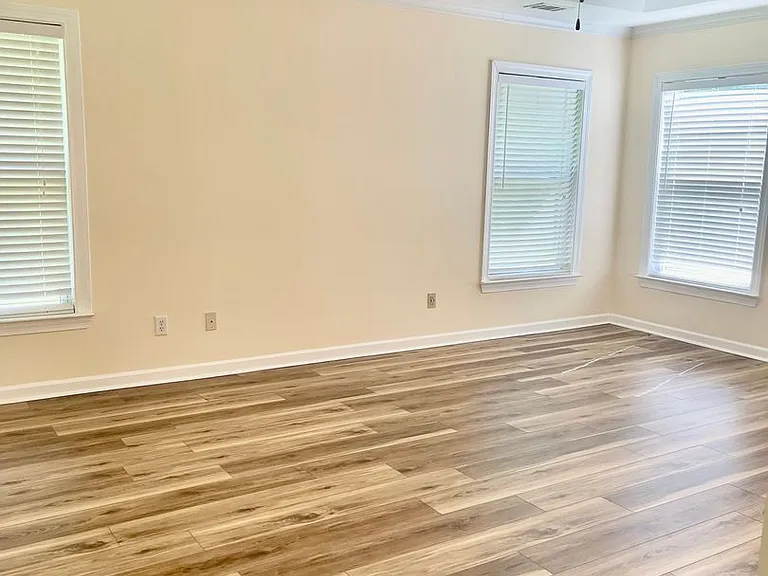 373 Southgate Dr — Photo 19