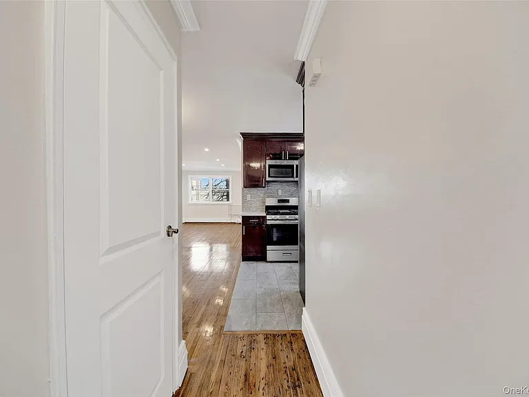 4392 Carpenter Ave #2 — Photo 12