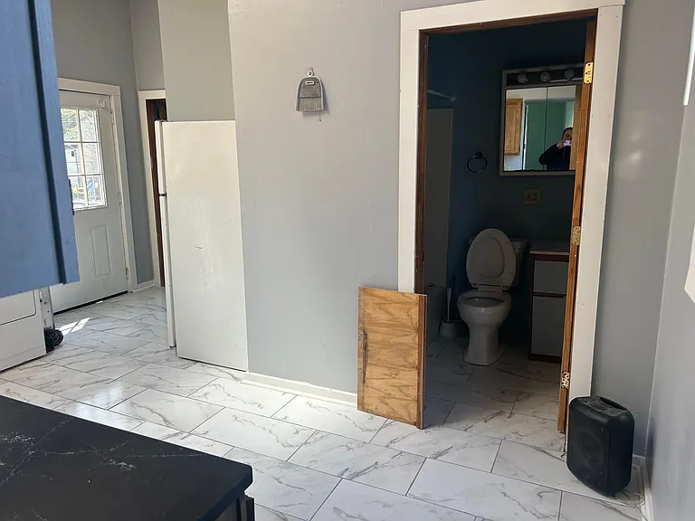 18 Rogge St #A — Photo 10