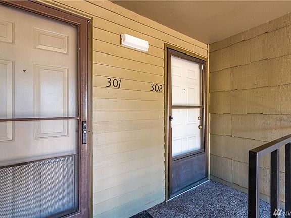 4th image of 270 SE Barrington Dr #302