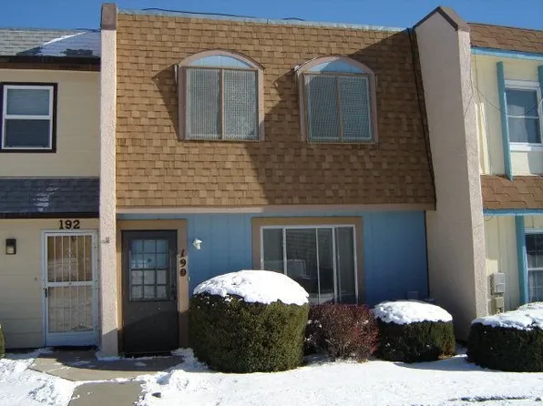 190 Gamble Ln, Pueblo, CO 81001