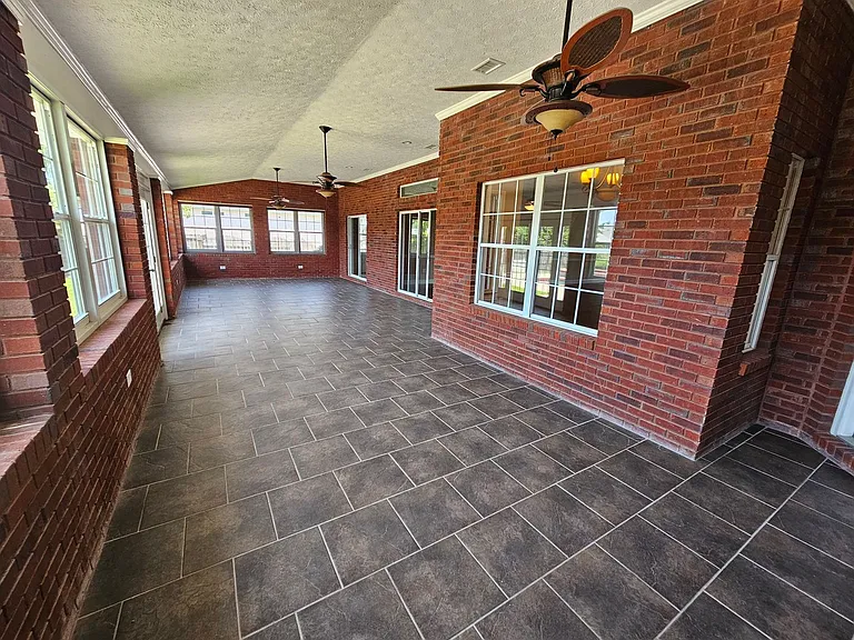 2103 Coral Dr — Photo 25