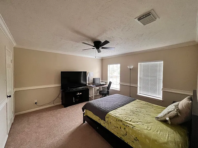 2104 Bay Hill Dr — Photo 33