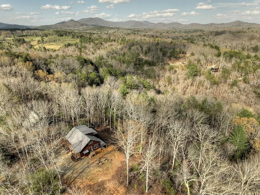 Building Photo - 250 Wolf Creek Mountain Rd