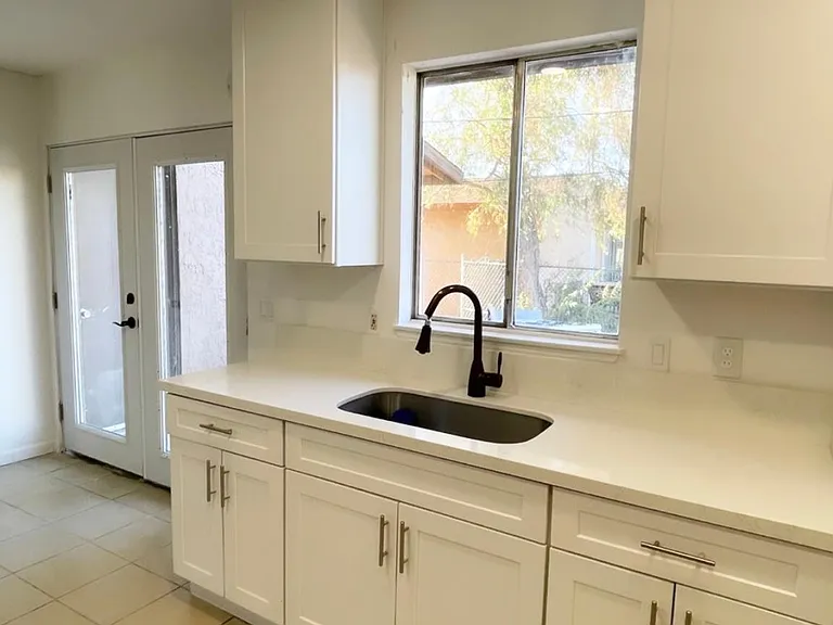 6415 Athol Ave — Photo 1