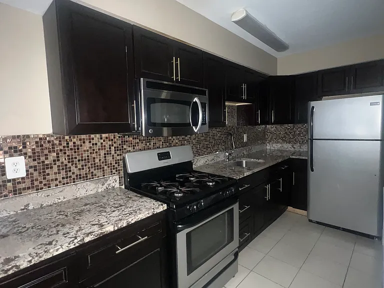 4719 Chestnut St #C1 — Photo 2