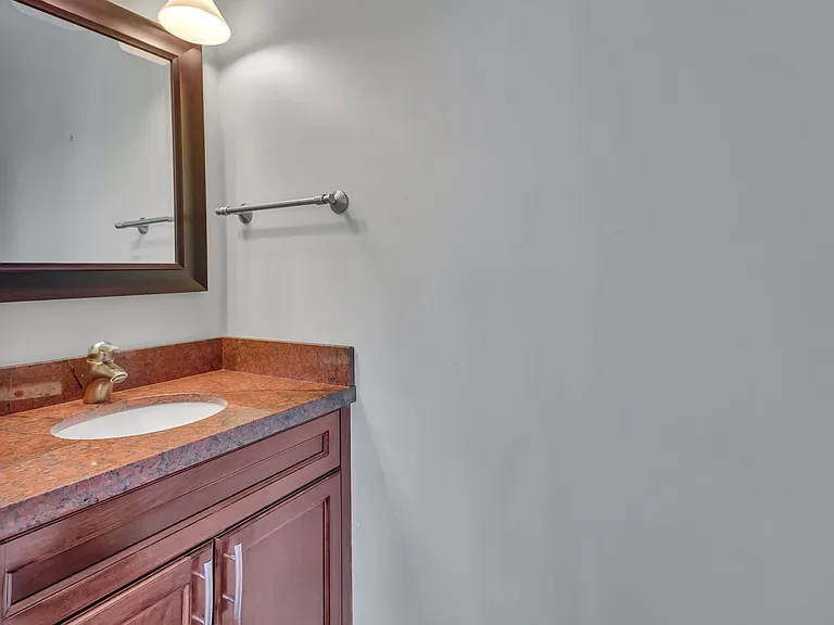 1058 California Ln SW — Photo 27