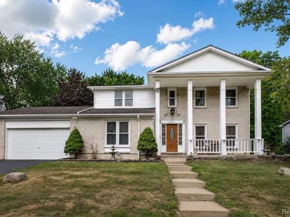 30991 Oak Valley Ct, Farmington Hills, MI 48331