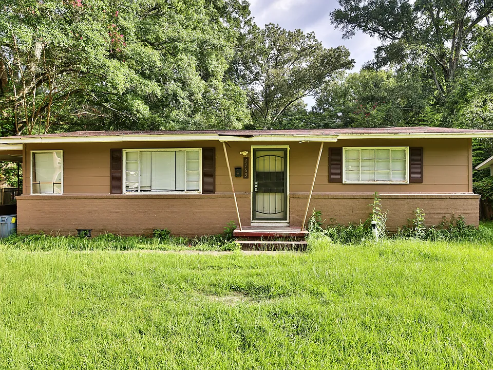 2763 Emerald Dr