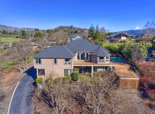 11 Bel Air Ct, Medford, OR 97504