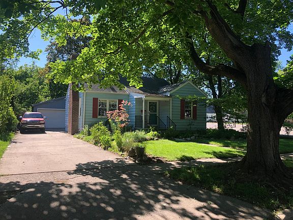 3rd image of 715 Carver Ave
