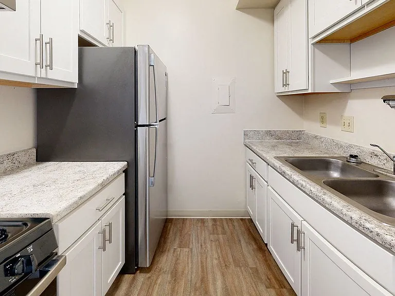 Wood Creek Apartments — Photo 80