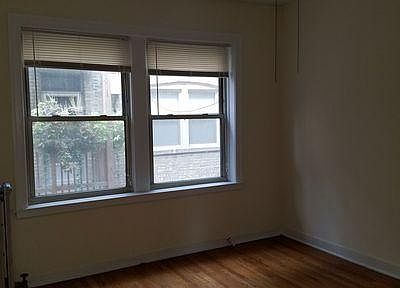 2nd image of 1902 W Pratt Blvd APT 3B