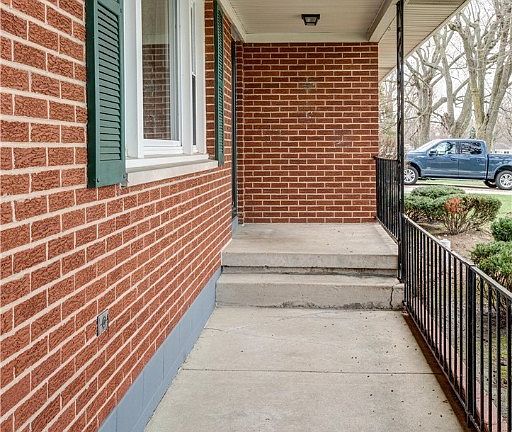 4th image of 1079 Donald Dr