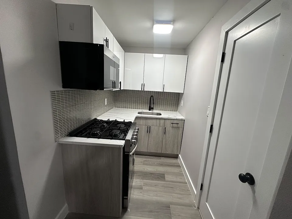635 Bergen Ave #B7E