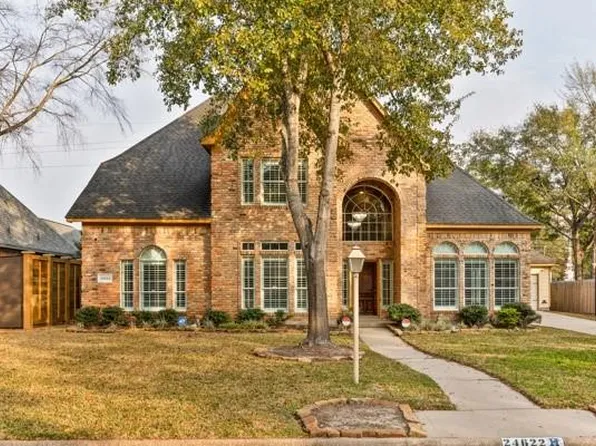 24622 Okehampton Dr, Tomball, TX 77375