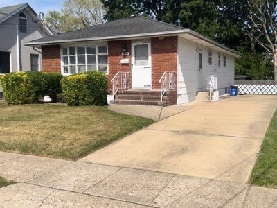 15 Verona Place, Valley Stream, NY, 11580