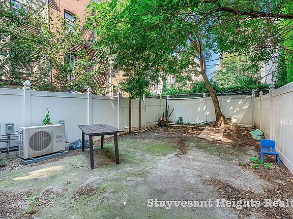 4th image of 463 Kosciuszko St