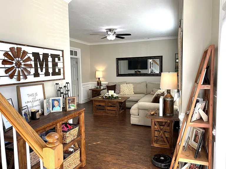306 Hogan Way — Photo 6