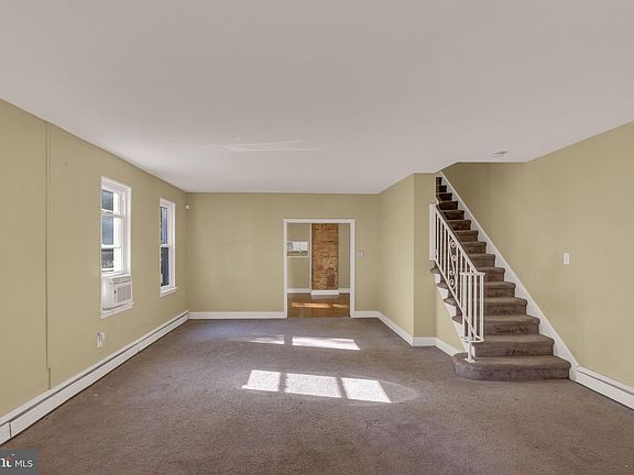 5th image of 820 Laurel St