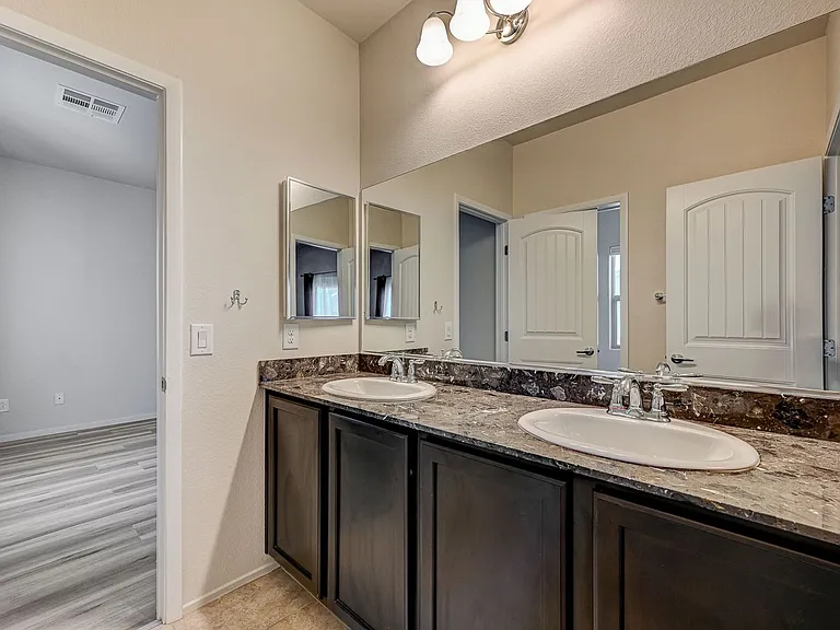 9522 Vega Carpio Ave — Photo 43