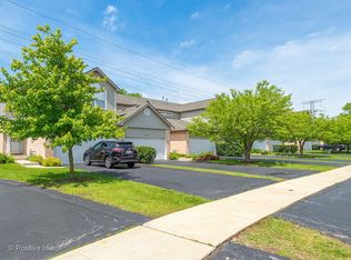 2158 W Adobe Dr, Addison, IL 60101