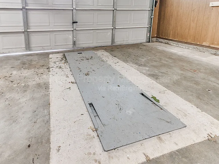 2401 Fedderson Dr — Photo 34