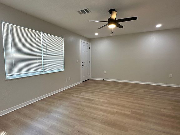 4th image of 5109 9th St #5109