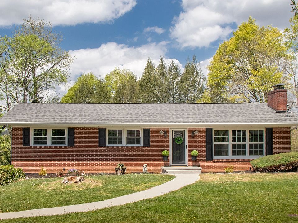 1st image of 412 Belmont Dr