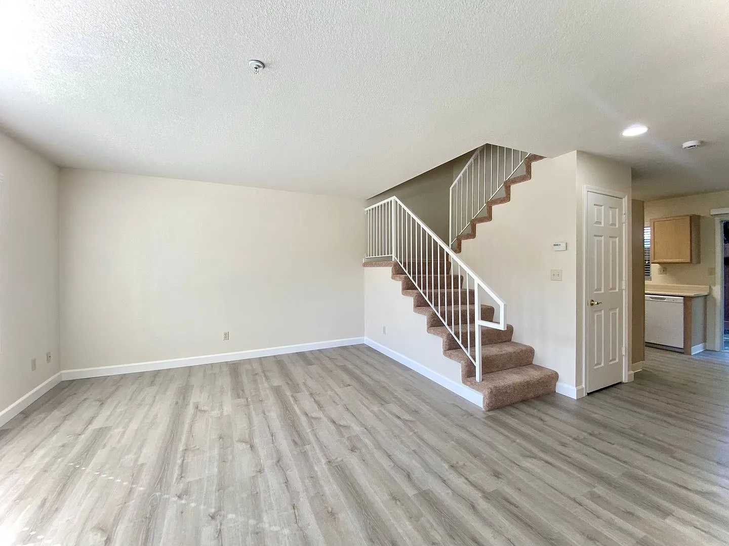20209 Redwood Rd, Castro Valley (Downtown Castro Valley) — Photo 3