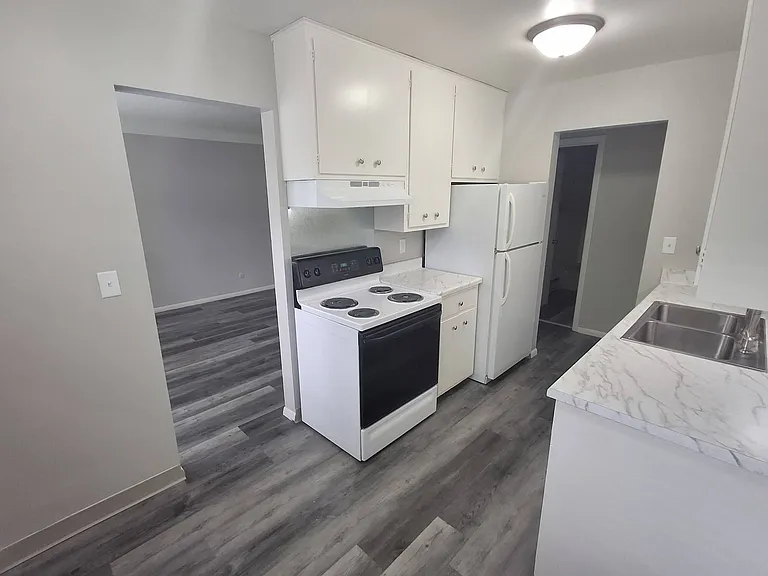 English Conway Place — Photo 54