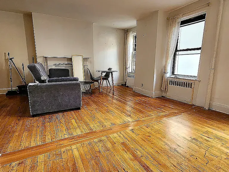 250 E 75th St #4W — Photo 2