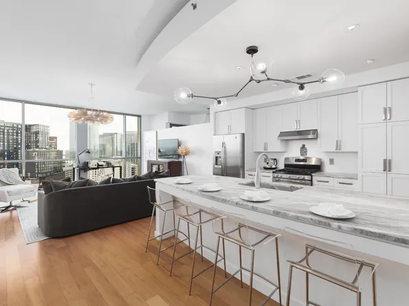 900 20th Ave S APT 1303, Nashville, TN 37212