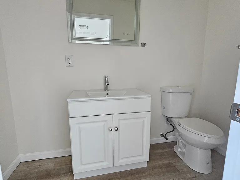 1/2 Bath
