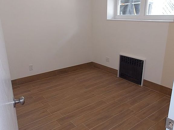 5th image of 8106 Avenue 141