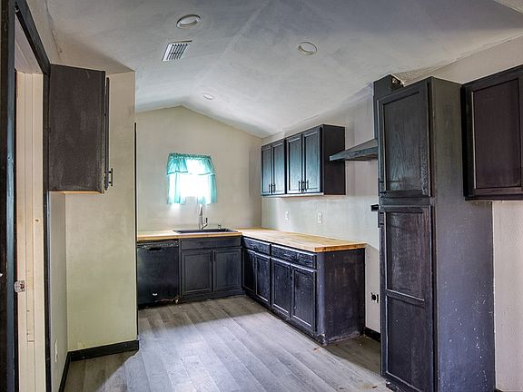 5th image of 206 Lilly Dr