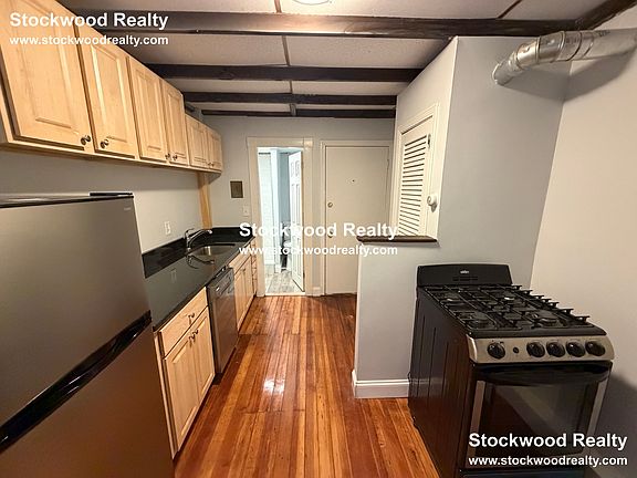 4th image of 232 Cambridge St #U4