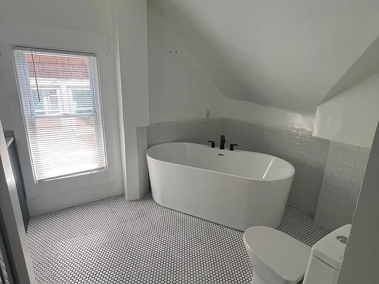 4100 Campbell St — Photo 32