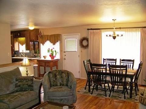 DINING ROOM OFF KITCHEN!