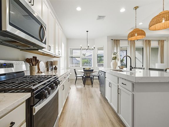 4th image of 5413 Pecan Dr